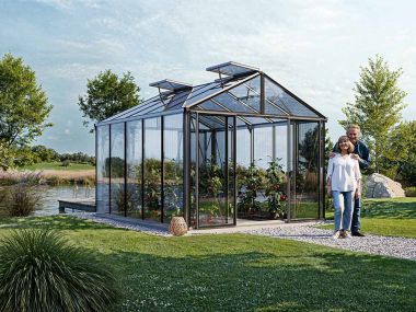 Gewaechshaus ASTERIA 23. Das Gewaechshaus klein mit 16 mm ALLTOP Plexiglas. Gewächshäuser nach eigenen Bedürfnissen konfigurierbar. Ein Glashaus der GFP Profi Gewaechshaus Serie. Ein Gewaechshaus selber bauen in den Farben Aluminium-Natur, Anthrazit oder