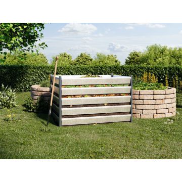 Blick auf unseren Natur Aluminium Komposter, Maße 150x110 cm, langlebig, stabil und bereit für effiziente Gartenkompostierung