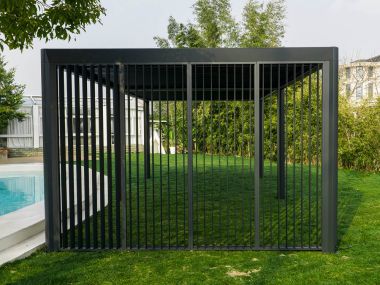 Lamellenwand vertikal 400 cm (1 Stk.) – Montage je Wand: 1–4 Stk. (max. 4)