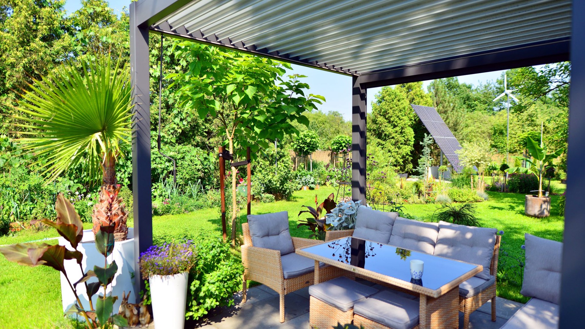 Garten mit Pergola